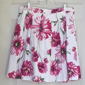 Fiushia Floral A-Line Plated Skirt.